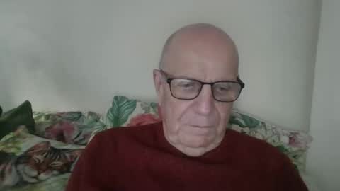 Snapshot of oggi95 chatting on 01-12-26, 04:01 oggi95 online show from 01-12-26, 04:01