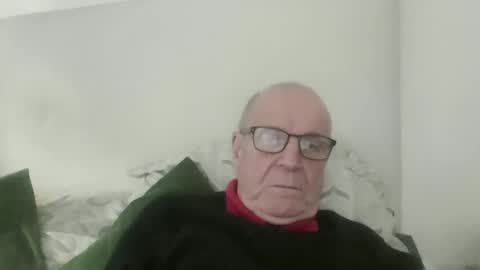 Snapshot of oggi95 chatting on 02-02-26, 03:44 oggi95 online show from 02-02-26, 03:44