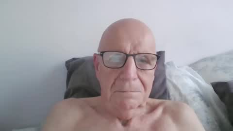 Snapshot of oggi95 chatting on 04-10-26, 06:18 oggi95 online show from 04-10-26, 06:18