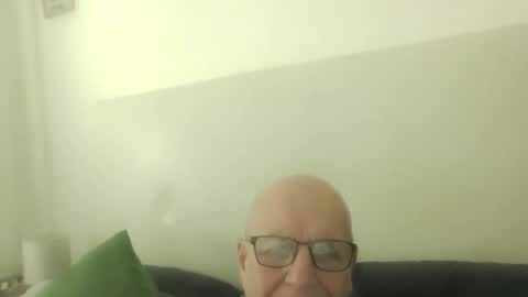 Snapshot of oggi95 chatting on 04-13-26, 09:48 oggi95 online show from 04-13-26, 09:48