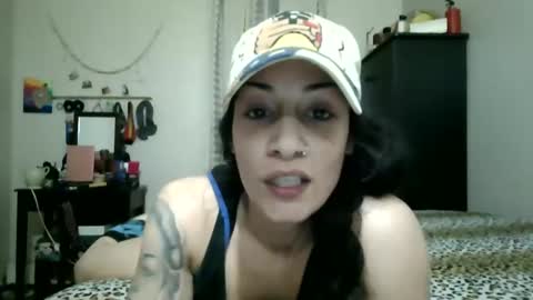 Lit en Cama online show from 01-19-25, 04:33