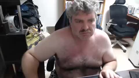 Woman message me men do not make demands and dont ask for pm only ladies. online show from 05-26-26, 05:09