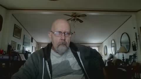 Snapshot of ogusbogus chatting on 11-21-25, 03:54 Maximus No Mo online show from 11-21-25, 03:54