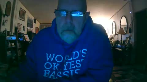 Snapshot of ogusbogus chatting on 11-22-25, 12:15 Maximus No Mo online show from 11-22-25, 12:15