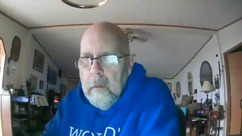 Snapshot of ogusbogus chatting on 11-29-25, 12:19 Maximus No Mo online show from 11-29-25, 12:19