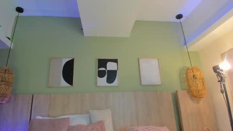 Holly online show from 04-18-26, 11:25