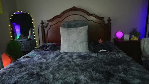 Gray online show from 01-17-25, 01:46