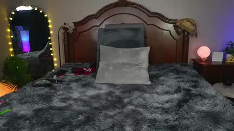 Gray online show from 09-27-25, 11:21