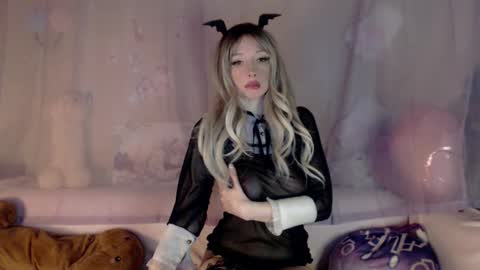 Milly online show from 10-24-25, 12:23