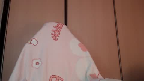 Snapshot of oh_pichuu chatting on 07-20-26, 08:06 Milly online show from 07-20-26, 08:06