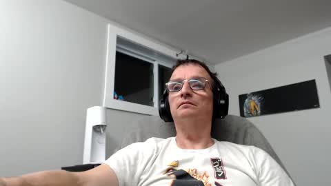 Snapshot of ohbitt chatting on 10-04-25, 03:48 ohbitt online show from 10-04-25, 03:48