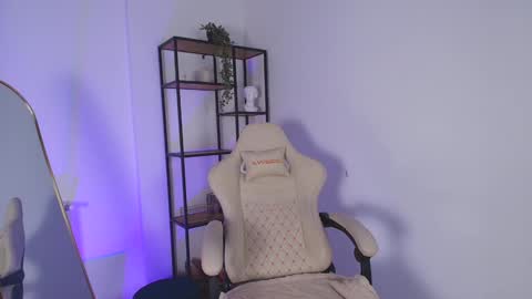 Julia online show from 01-13-25, 06:27