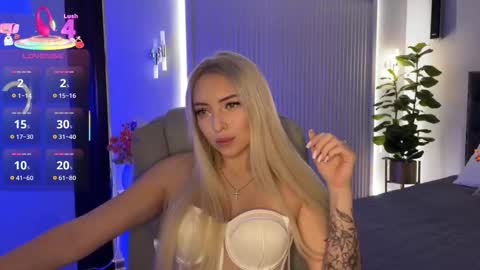 Emma online show from 10-20-25, 01:17