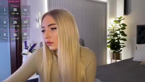 Emma online show from 11-21-25, 01:04