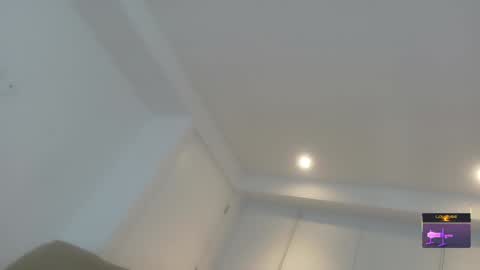 Snapshot of ohmysweetkitty chatting on 02-15-26, 04:36 Lyz online show from 02-15-26, 04:36