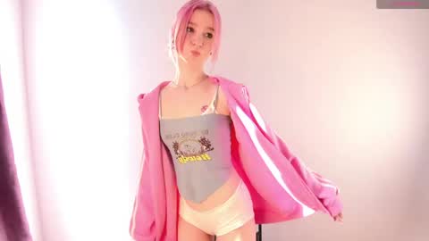 Emi and Ohpi online show from 04-11-26, 01:26