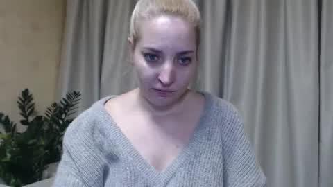 Snapshot of ohsweetmari chatting on 02-11-25, 07:48 Mari online show from 02-11-25, 07:48