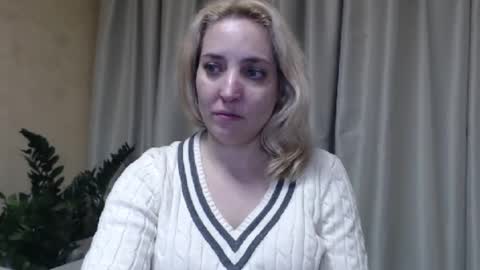 Snapshot of ohsweetmari chatting on 02-23-25, 04:46 Mari online show from 02-23-25, 04:46