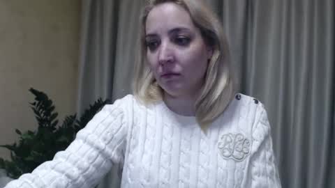 Snapshot of ohsweetmari chatting on 02-25-25, 10:07 Mari online show from 02-25-25, 10:07