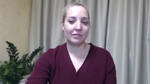 Snapshot of ohsweetmari chatting on 03-04-25, 08:27 Mari online show from 03-04-25, 08:27