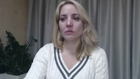 Snapshot of ohsweetmari chatting on 10-12-25, 08:46 Mari online show from 10-12-25, 08:46