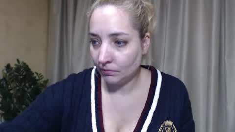 Mari online show from 02-12-26, 10:54