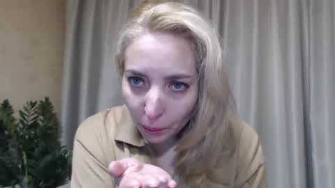 Mari online show from 04-12-26, 11:37