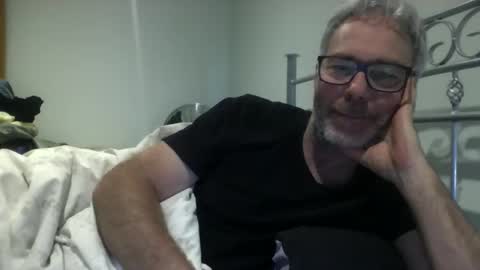 Snapshot of oiledcouple1 chatting on 10-29-25, 09:11 oiledcouple1 online show from 10-29-25, 09:11