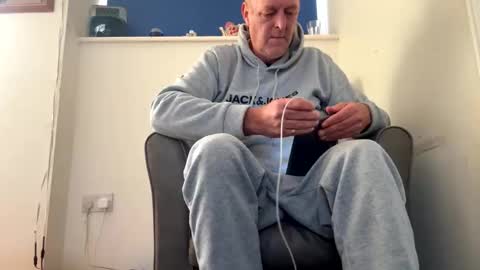 Snapshot of oiljames167 chatting on 09-12-25, 08:36 oiljames167 online show from 09-12-25, 08:36