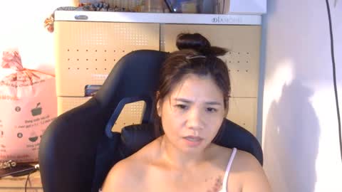 Snapshot of oinjer09 chatting on 06-25-26, 06:01 oinjer09 online show from 06-25-26, 06:01