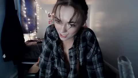 Snapshot of okalley19 chatting on 09-19-25, 11:05 Alley asian bratty online show from 09-19-25, 11:05