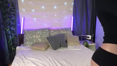 Snapshot of okerriella chatting on 02-07-26, 07:45 Ami online show from 02-07-26, 07:45