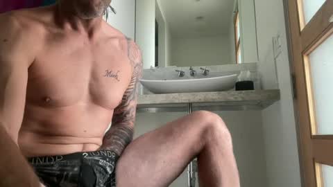 Snapshot of oki42 chatting on 06-26-26, 02:43 oki42 online show from 06-26-26, 02:43