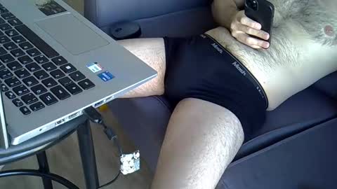 hairyBRboy online show from 11-11-25, 08:42