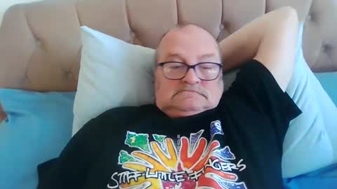 Snapshot of old_fkr chatting on 01-08-25, 10:37 old_fkr online show from 01-08-25, 10:37