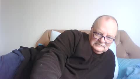 Snapshot of old_fkr chatting on 02-22-25, 10:18 old_fkr online show from 02-22-25, 10:18