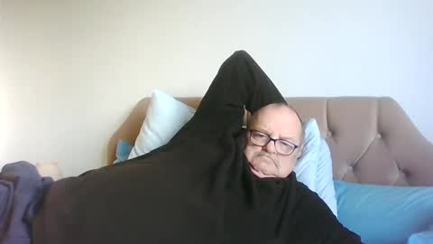 Snapshot of old_fkr chatting on 02-24-25, 12:37 old_fkr online show from 02-24-25, 12:37