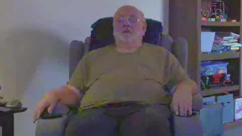 Snapshot of old_guy111 chatting on 05-17-26, 12:41 old_guy111 online show from 05-17-26, 12:41