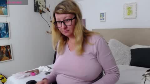 Snapshot of olgapavlova chatting on 01-06-26, 11:14 Olga Pavlova online show from 01-06-26, 11:14