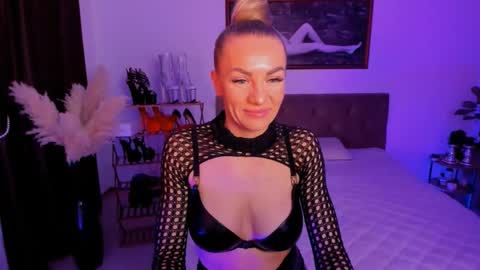 oliva_candy online show from 03-02-25, 03:27