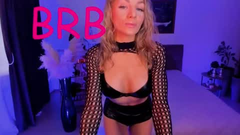 oliva_candy online show from 03-11-25, 06:41