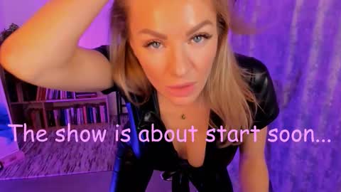 oliva_candy online show from 09-17-25, 06:53