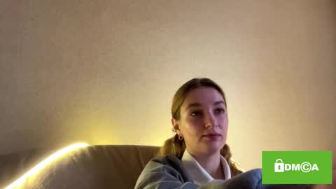 Olivia here online show from 09-29-25, 09:25