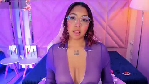 Snapshot of olivejoness_ chatting on 12-15-25, 04:06 olive online show from 12-15-25, 04:06