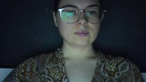 Snapshot of olivepeach chatting on 06-15-26, 01:02 Oil online show from 06-15-26, 01:02