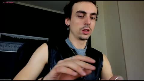 Snapshot of oliver__martinez chatting on 10-26-25, 08:15 OLIVER MARTINEZ online show from 10-26-25, 08:15