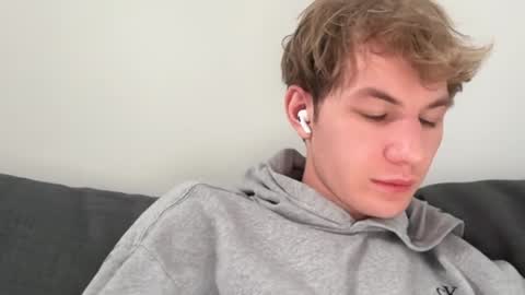 Oliver Beck online show from 01-06-25, 03:09