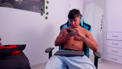 Snapshot of oliver_bray chatting on 12-06-24, 01:07 Oliver bray online show from 12-06-24, 01:07