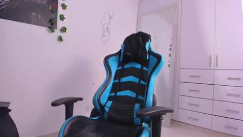 Snapshot of oliver_bray chatting on 01-05-25, 07:17 Oliver bray online show from 01-05-25, 07:17