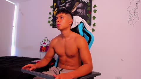 Snapshot of oliver_bray chatting on 01-10-25, 10:15 Oliver bray online show from 01-10-25, 10:15